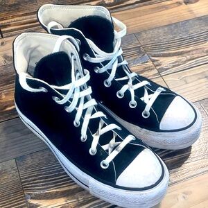 Converse Chick Taylor Lift Platform Canvas shoes size 8.5